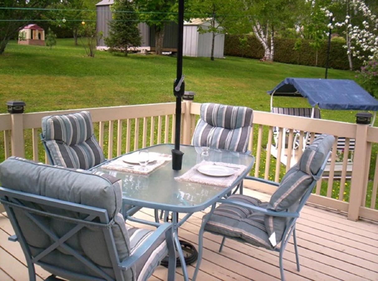 Gite Au P'Tit Bonheur B&B Coaticook Exterior foto