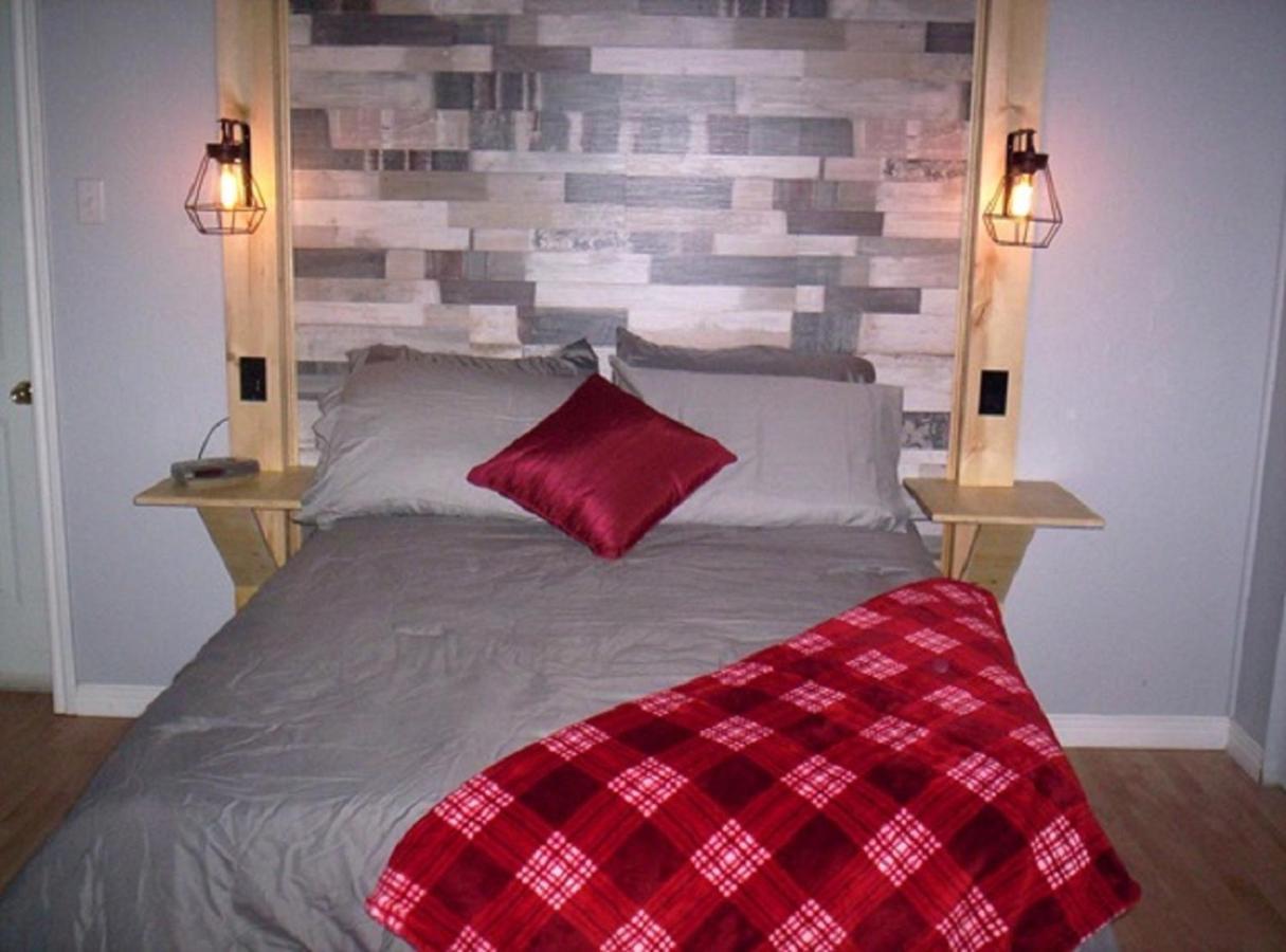 Gite Au P'Tit Bonheur B&B Coaticook Exterior foto