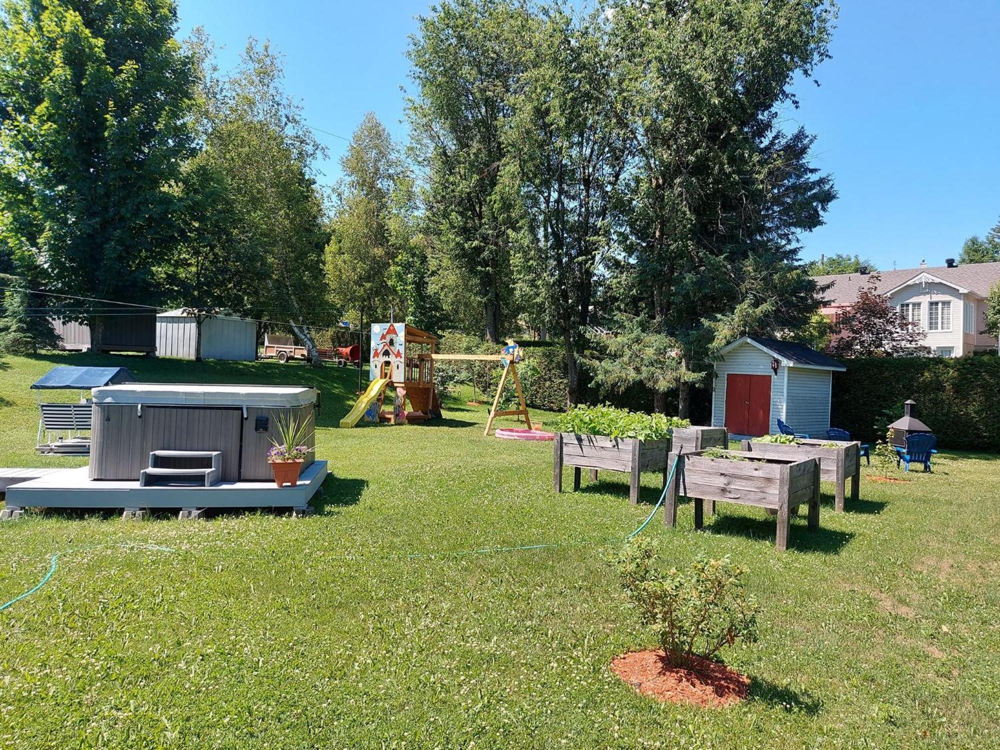 Gite Au P'Tit Bonheur B&B Coaticook Exterior foto